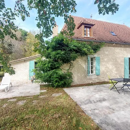 Casa de Férias Charmante Maison Avec Piscine Saint-Aubin-de-Cadelech