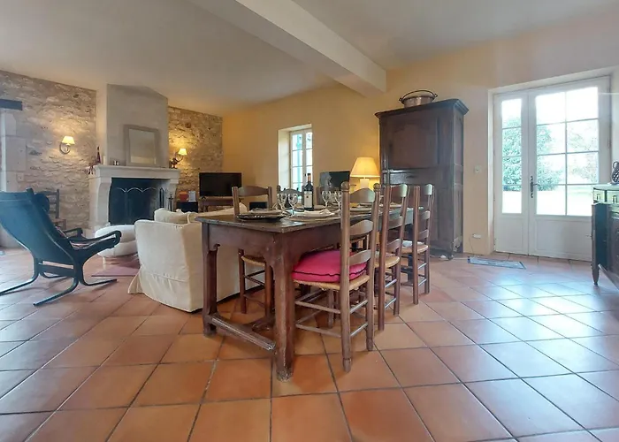 Charmante Maison Avec Piscine 펜션